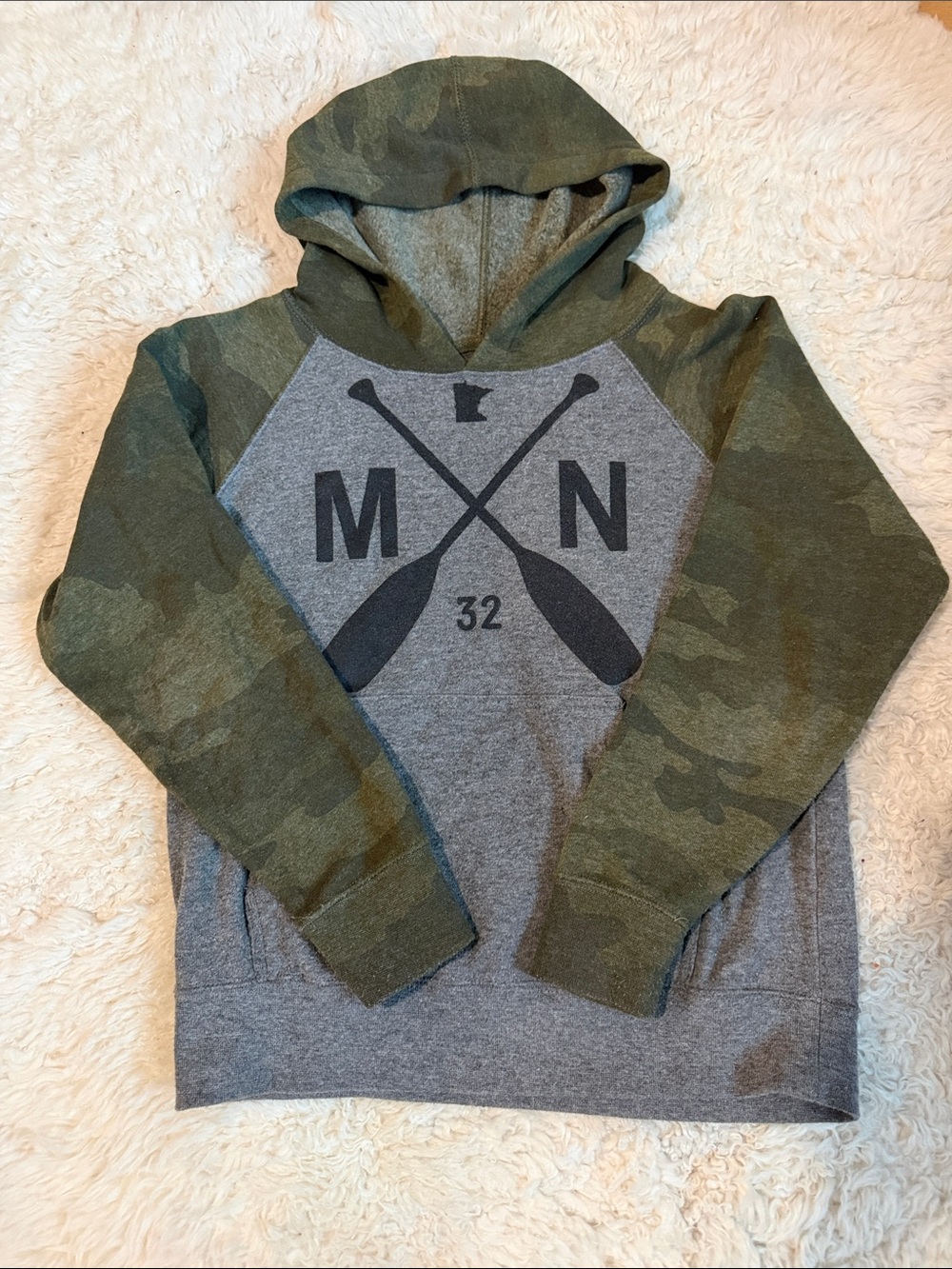 Sota Clothing Kids Gray & Olive Hooded Pullover with Oar Graphic S